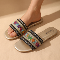 Mila | Pantofole intrecciate ricamate, eleganti e confortevoli