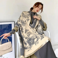 Maya | Eleganter und floraler Oversize-Winterschal