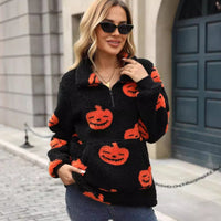 Sandra | Kuscheliger und festlicher Halloween-Plüschpullover mit Kürbismotiv